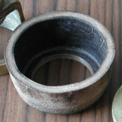 Joint cuir pour pompe à eau, à bras (calotte)